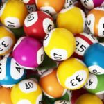 Instructions for playing the Northern lottery at the top of the ceiling