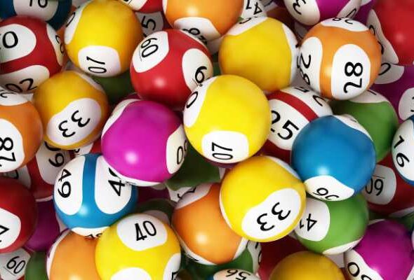 Instructions for playing the Northern lottery at the top of the ceiling